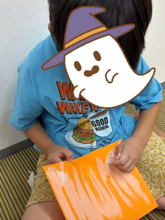プレリュードでは、さまざまな技法を使った製作遊びを楽しんでい...